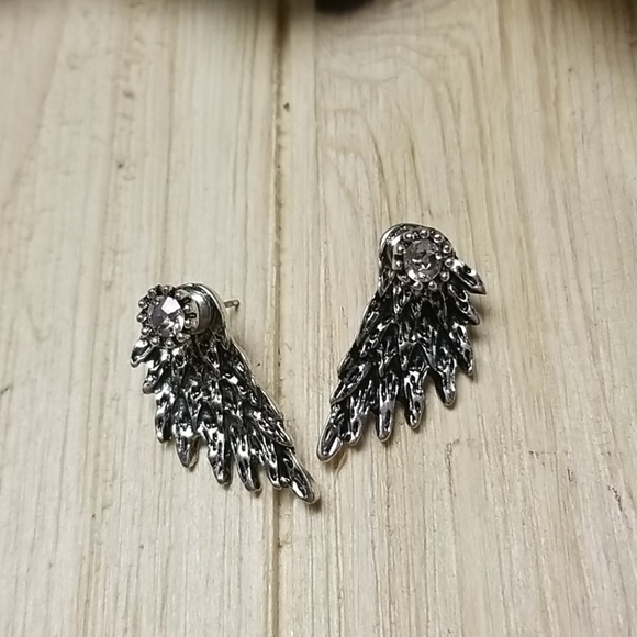 Gorgeous Antique SILVER/BLACK Angel Wing earrings - Picture 5 of 5